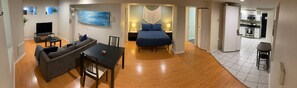 Tabla de planchar con plancha, wifi gratis y ropa de cama