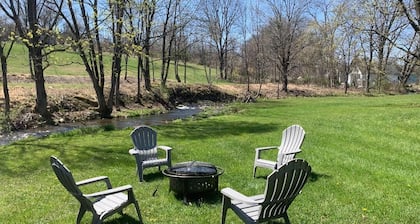 Wineries, Hiking, skiing and fishing minutes from house