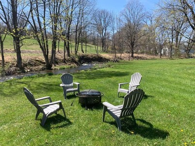 Wineries, Hiking, skiing  and fishing minutes from house