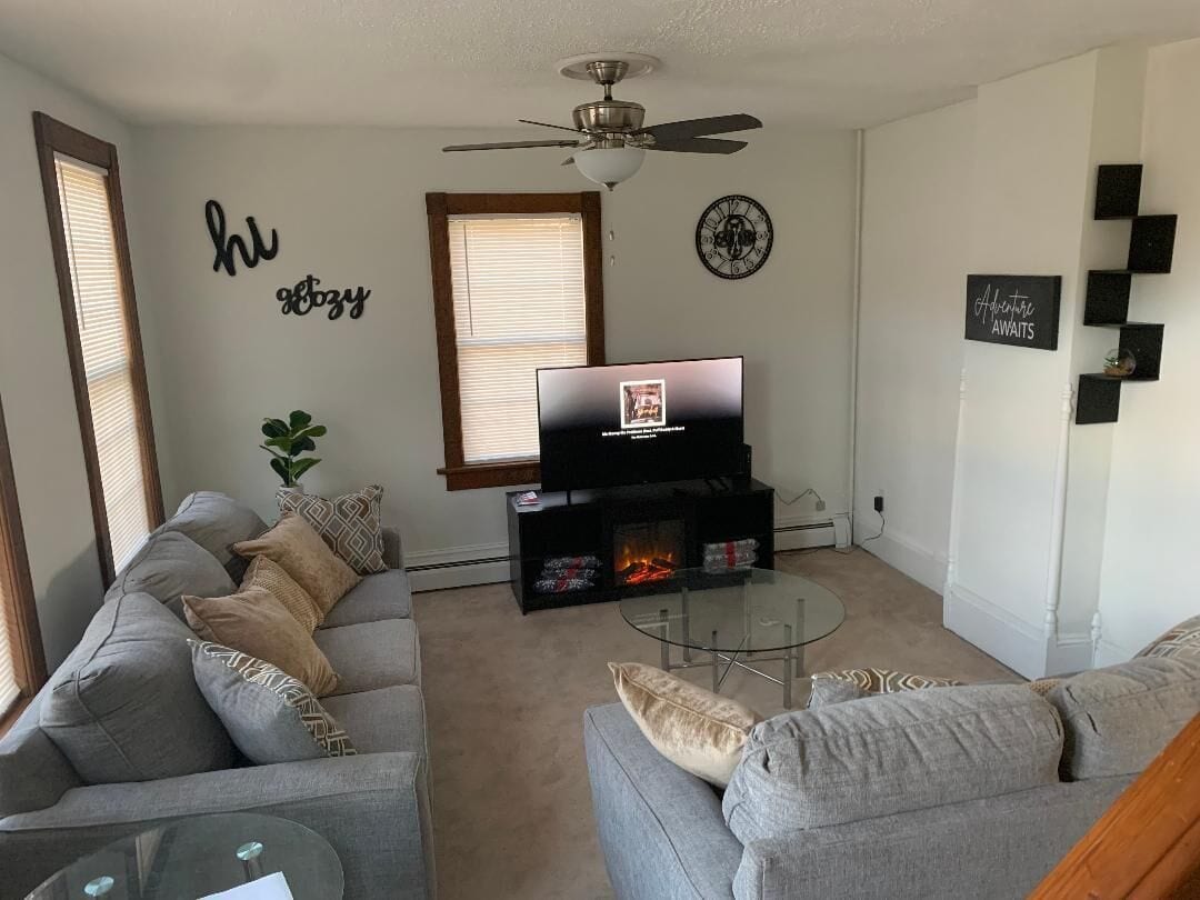 Wineries, Hiking, skiing  and fishing minutes from house