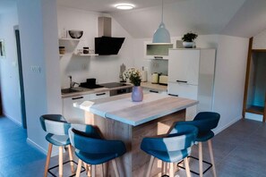 Fridge, oven, stovetop, toaster