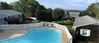 Bright condo w Pool, walking distance to town!