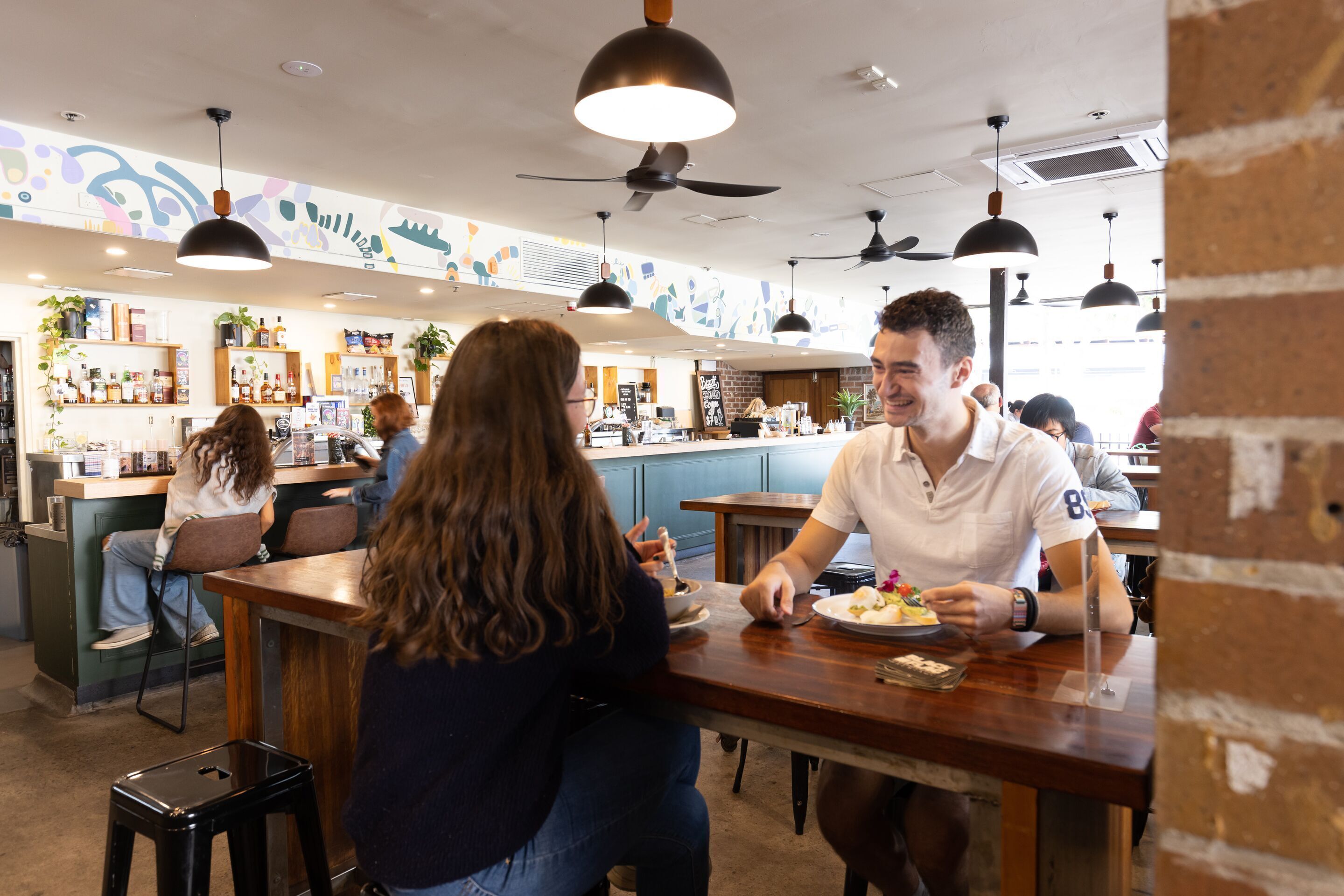 Desayuno continental diario (AUD 15 por persona)