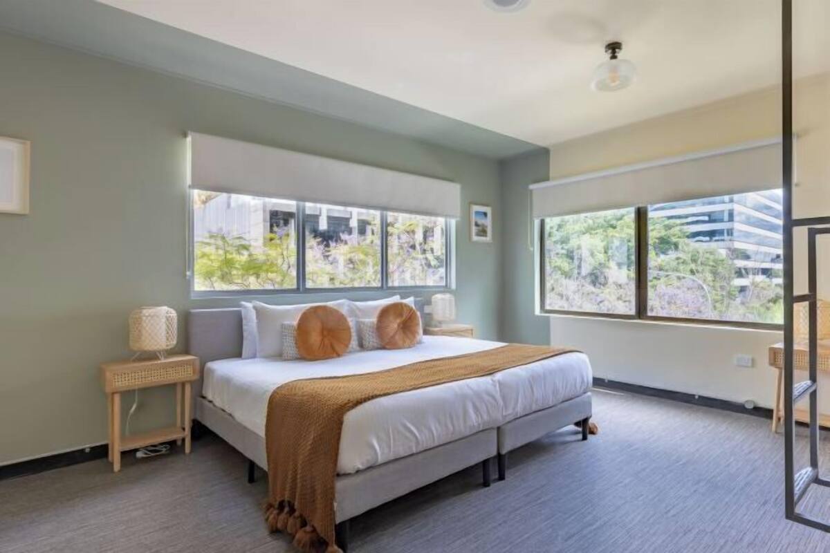 1 bedroom, hypo-allergenic bedding, iron/ironing board, free WiFi