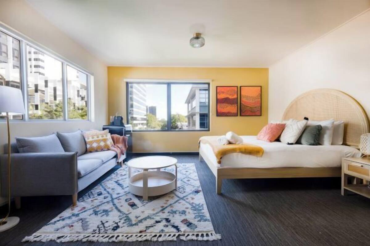 1 bedroom, hypo-allergenic bedding, iron/ironing board, free WiFi