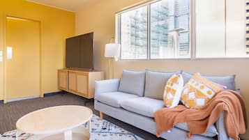 Suite | Hypo-allergenic bedding, iron/ironing board, free WiFi, bed sheets