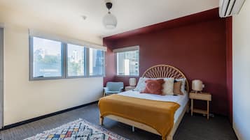 Standard Room (Queen), Private Bathroom | Ropa de cama hipoalergénica y tabla de planchar con plancha