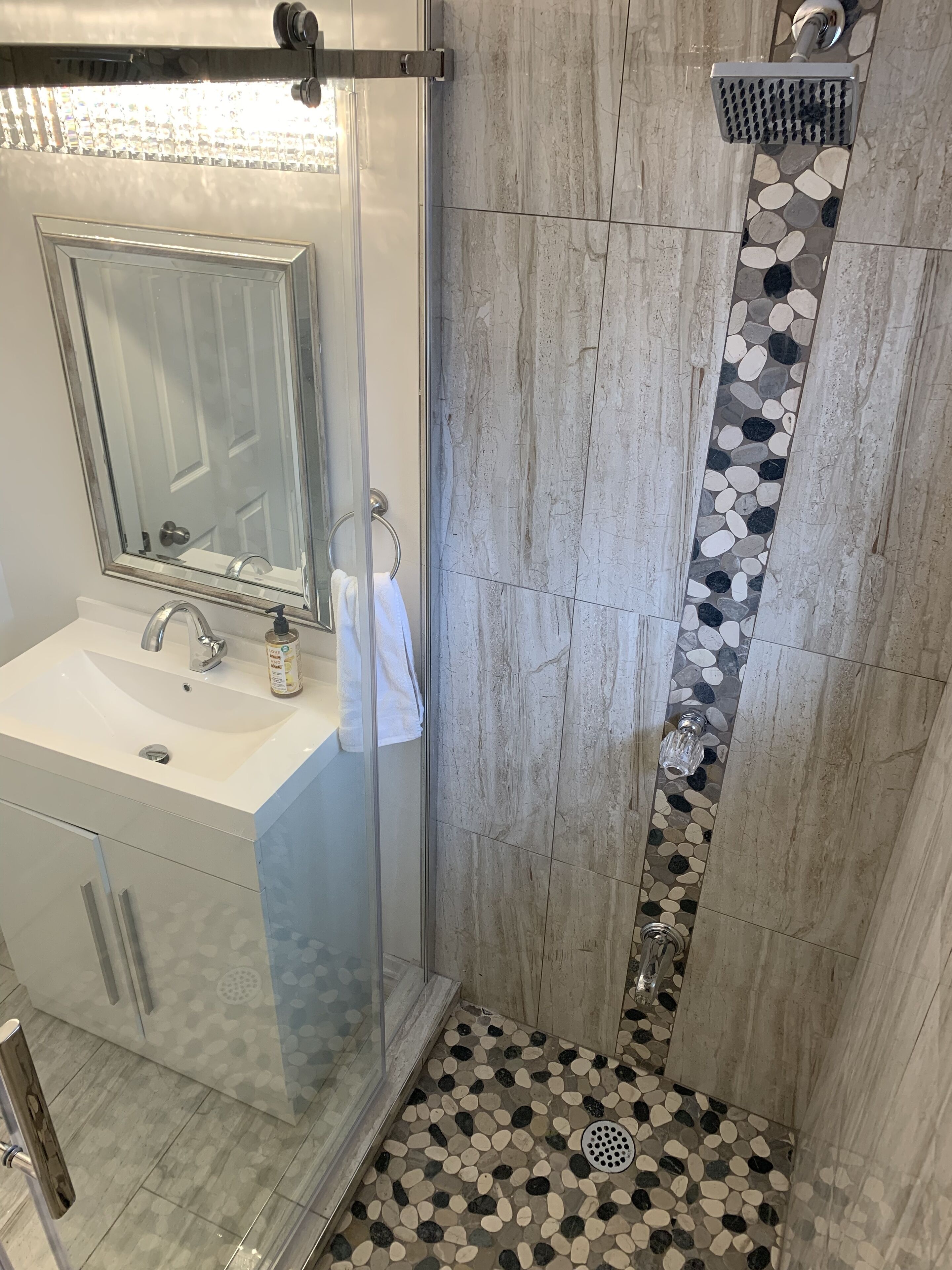 Newly renovated 3 bedrooms beach house in Crystal Beach