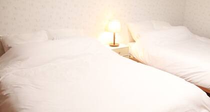 Room 2 Disney shuttle service included self chec / Chiba Chiba