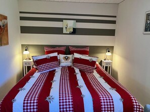 4 habitaciones, cuna de viaje, wifi gratis y ropa de cama 