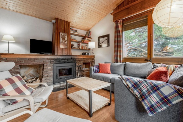 Gebäude, Pflanze, Eigentum, Fenster, Grundstueck, Urban Design, Landschaft, Nachbarschaft, Gras, Freizeit