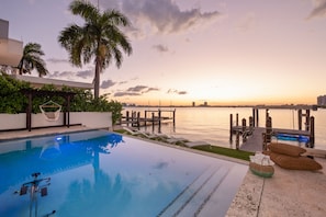 Pool - Luxury villa / Waterfront / Provate island / 5bd (North Bay Village)