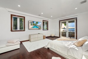 Room - Luxury villa / Waterfront / Provate island / 5bd (North Bay Village)