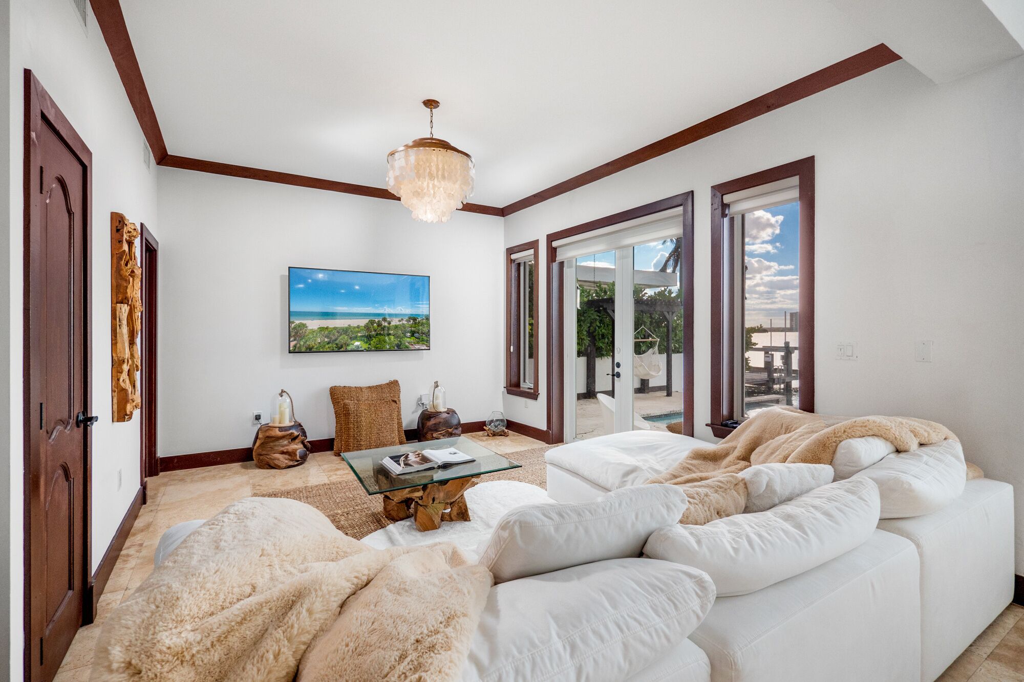 Luxury villa / Waterfront / Provate island / 5bd