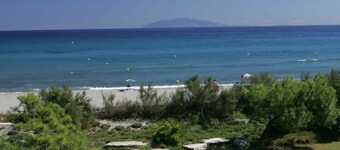 Confortable appartement dans une maison de vacances avec WIFI, piscine, TV, terrasse, animaux admis