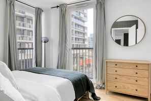 2 bedrooms, iron/ironing board, WiFi, bed sheets - Serene Leopoldstadt 2BR w/ Loggia, Gym & Sauna, near U2, by Blueground (Vienna)