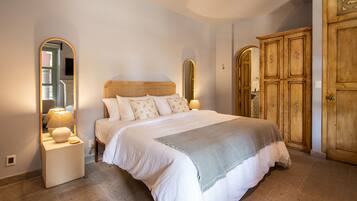 Luxury Villa | 6 bedrooms, Egyptian cotton sheets, premium bedding