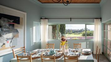 Luxury Villa | Dining room