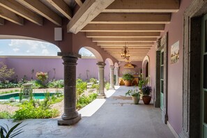 Luksus-villa | Terrasse/gårdhave