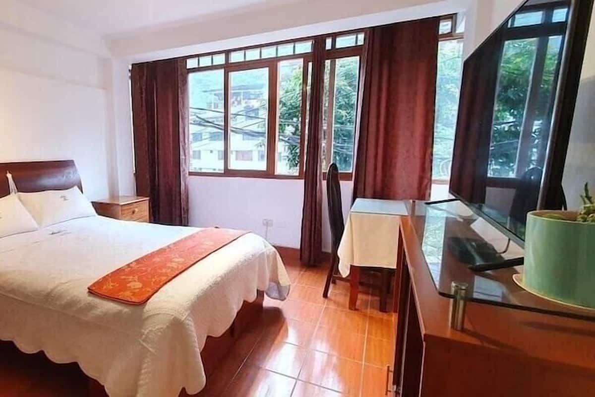 Free WiFi, bed sheets