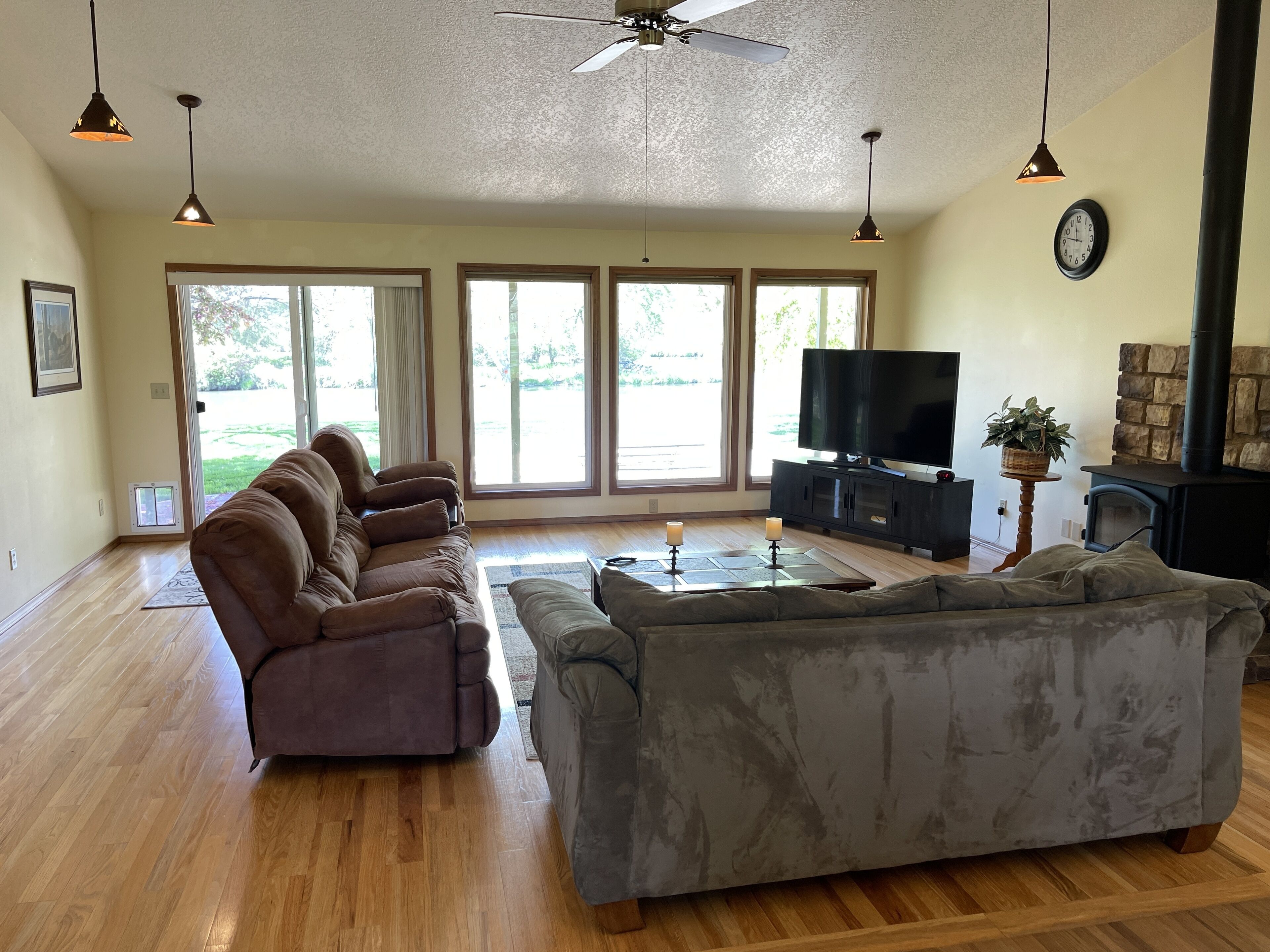 Secluded River Front Home With Easy Access To So Many Activities!