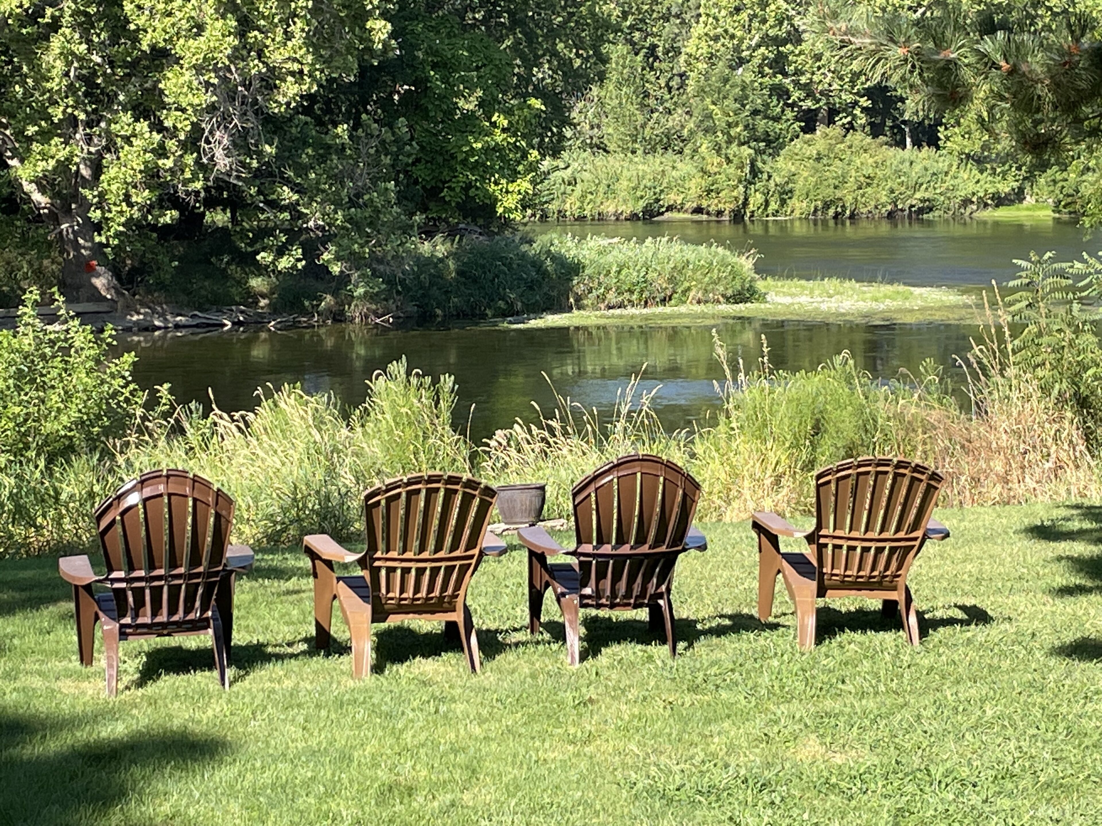 Secluded River Front Home With Easy Access To So Many Activities!