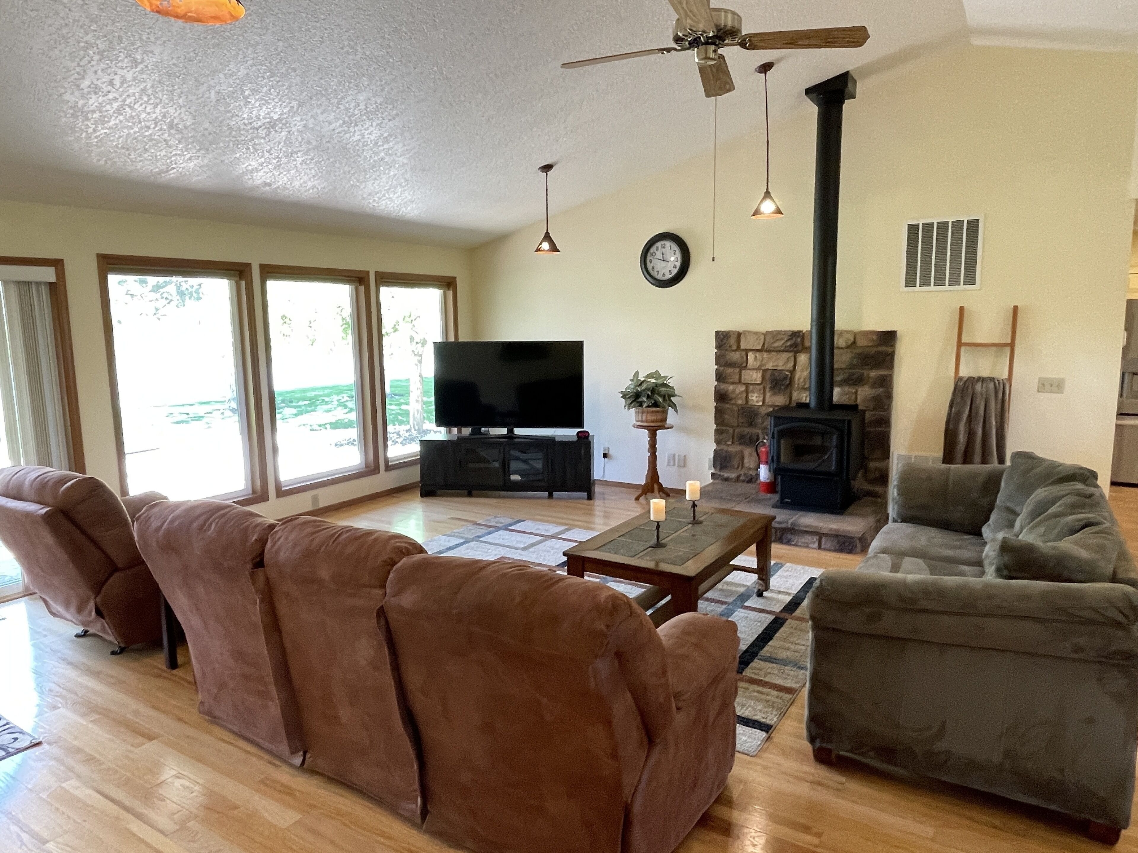 Secluded River Front Home With Easy Access To So Many Activities!