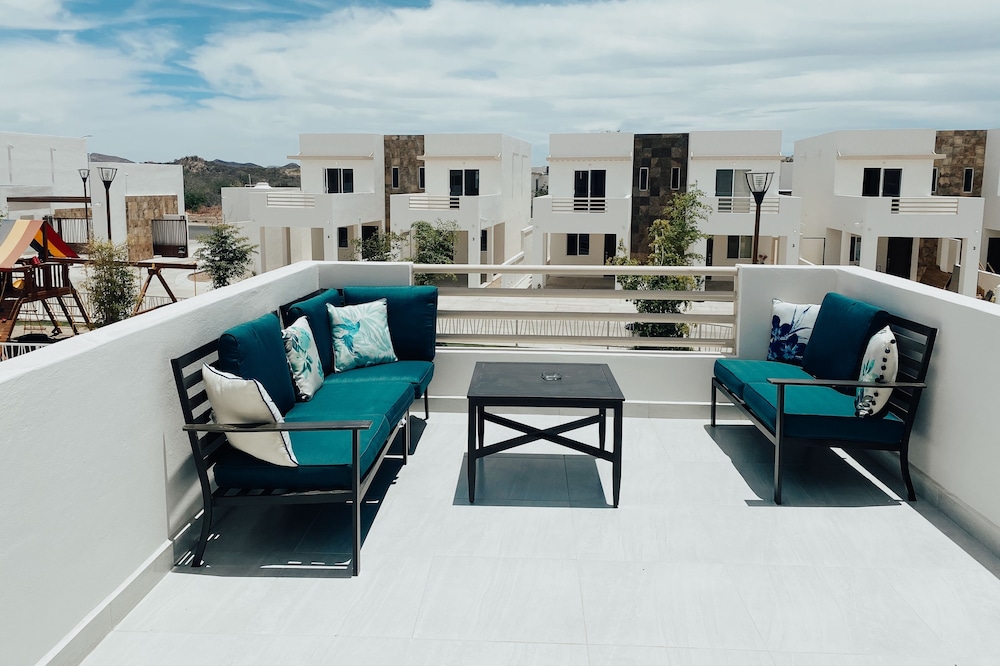 2-bedroom boutique condo with pool and Sea Views