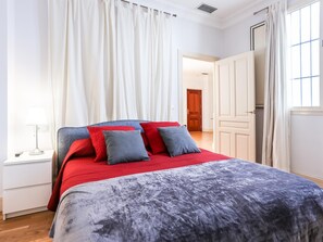 2 slaapkamers, een strijkplank/strijkijzer, wifi, beddengoed