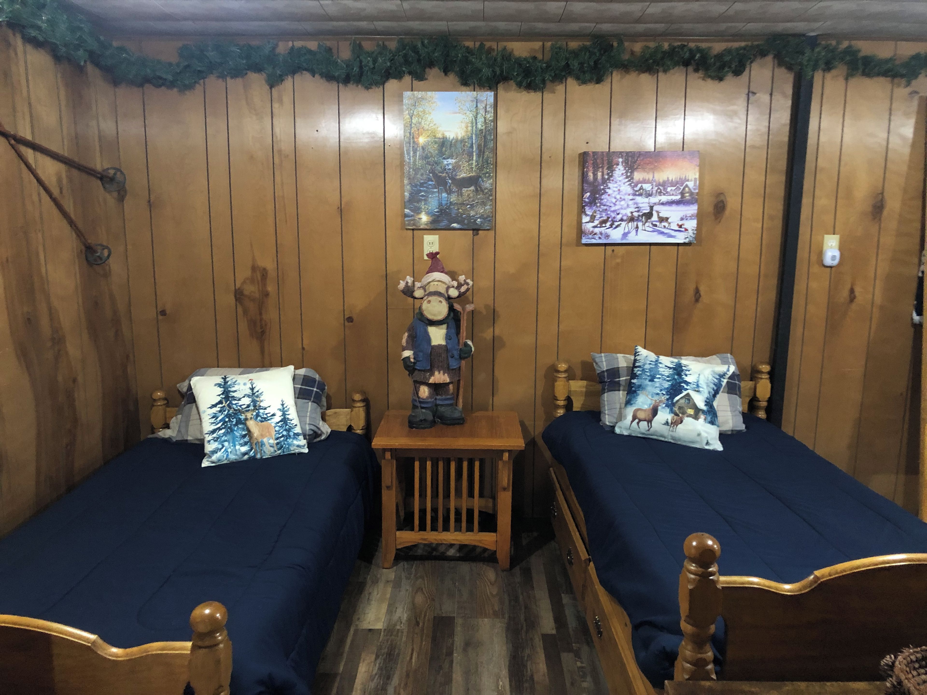 4 bedrooms, iron/ironing board, WiFi (free), bed sheets