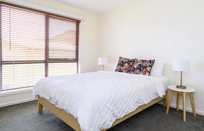 5 bedrooms, desk, free WiFi, wheelchair access