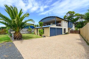 Exterior - Cozy at the Cape - Family favourite, pet-friendly house by the beach! (Cape Paterson)