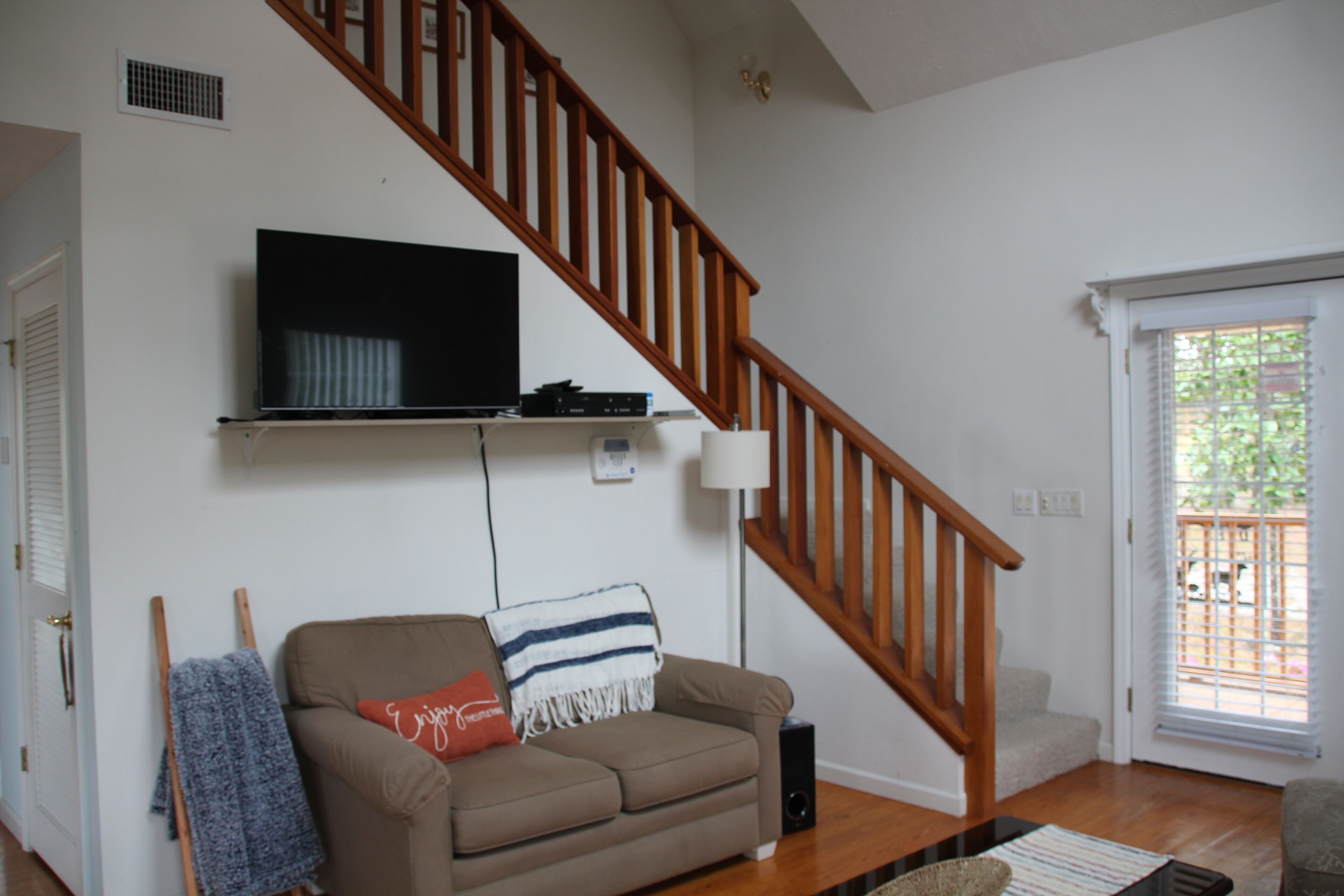 Secluded Lakehouse on 100-acre Spring-fed Lake