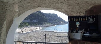 Suitur beachfront apartment Roc de Sant Gaietà