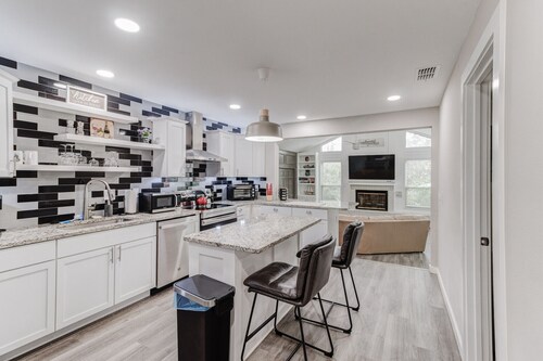 Amazing! ATnT Stadium Rangers New Ball Park, Six Flags, Hurricane Harb Tex Live!