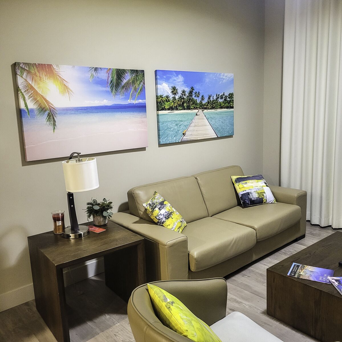 CH 2 bedroom 2 bathrooms  sleeps 6. Steps from the beach, rooftop pool, bar, gym