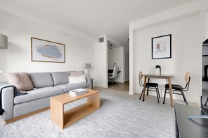 Télévision, chaîne hi-fi