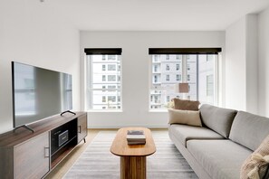 Fernseher, Stereoanlage