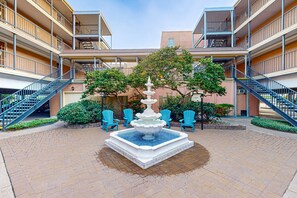 المنطقة المحيطة بالمنشأة