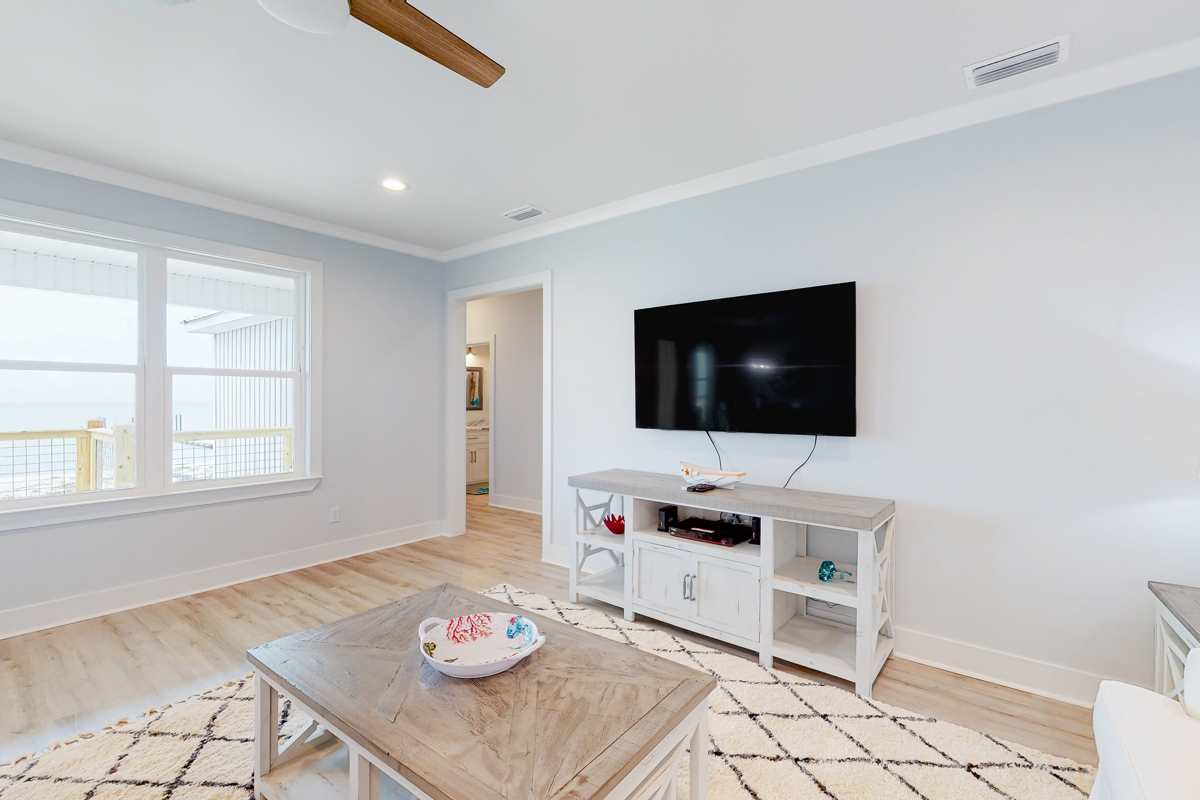 Beautiful beach house with WiFi, Gulf view, central AC, washer/dryer - dogs OK