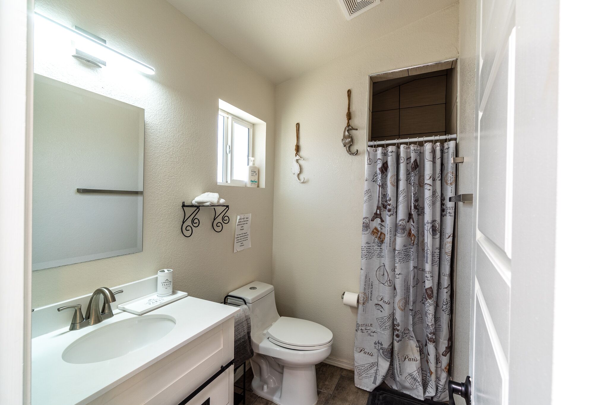 Tiny Paris home| Full Kit|Suite|Safe & Comfortable 