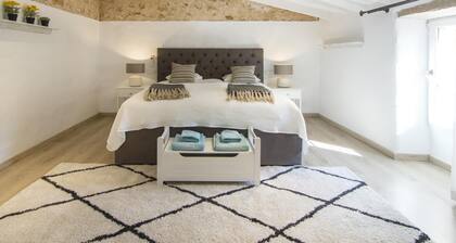 Casa La Limonera. Stadthaus mit Pool für bis zu 6 Personen in Santanyi