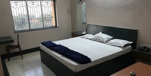 Free WiFi, bed sheets