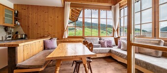 Appartamento 'Paracia Pec' con accesso alle piste da sci, vista sulle montagne, balcone e Wi-Fi