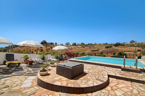 Villa "Casa dos Jotas" avec piscine et Wi-Fi. Animaux bienvenus.