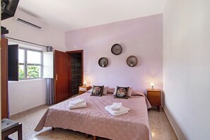 3 chambres, accès au Wi-Fi (inclus), literie fournie