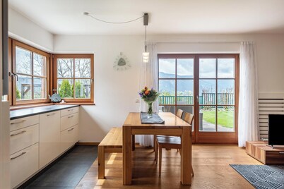 Apartment "Santner" with Mountain View, Terrace & Wi-Fi