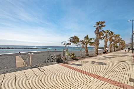 ビーチの近く. Vacation Apartment 'Puertito Guimar' with Shared Terrace, Balcony and Wi-Fi