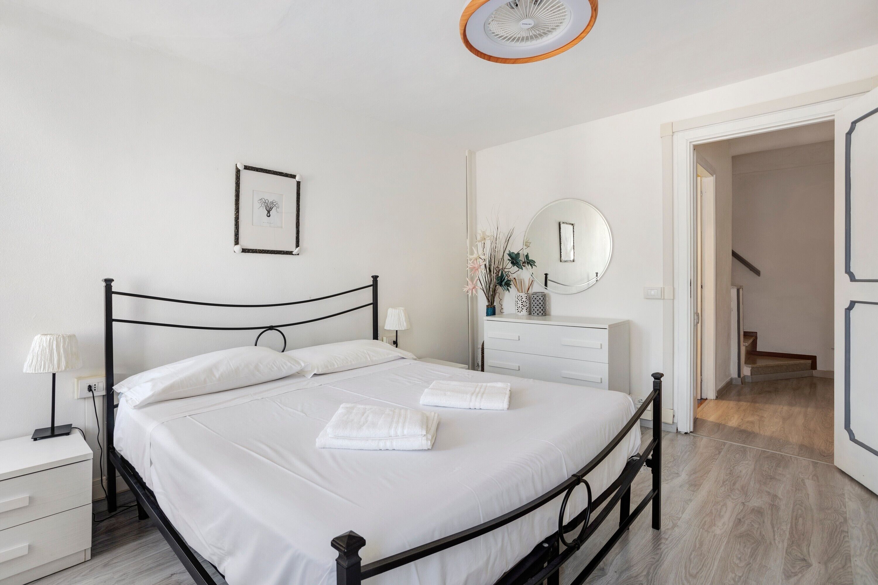 3 chambres, fer et planche à repasser, Wi-Fi gratuit, draps fournis