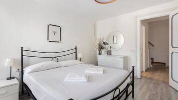 3 chambres, fer et planche à repasser, Wi-Fi gratuit, draps fournis